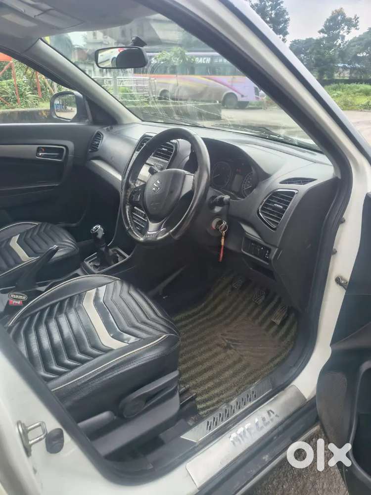 Maruti Suzuki Brezza Zdi 2019//rear Tyre 60% Frant Tyre 85%