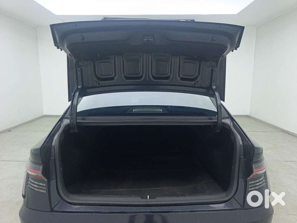 Hyundai Verna 1.5 Sx Petrol Mt, 2023, Petrol