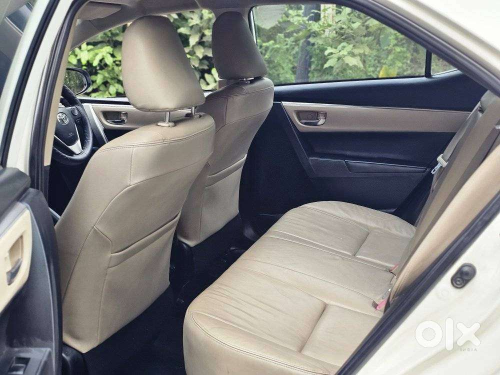 Toyota Corolla Altis Facelift, 2016, Petrol