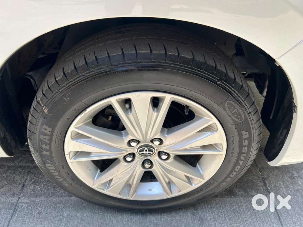 Toyota Innova Crysta 2.8z Automatic, 2016, Diesel