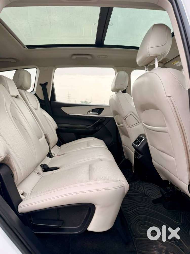 Mahindra Xuv700 2.2 Ax 7 Diesel At Luxury Pack Str Awd, 2021, Diesel