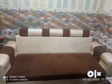 Single sofa deals olx