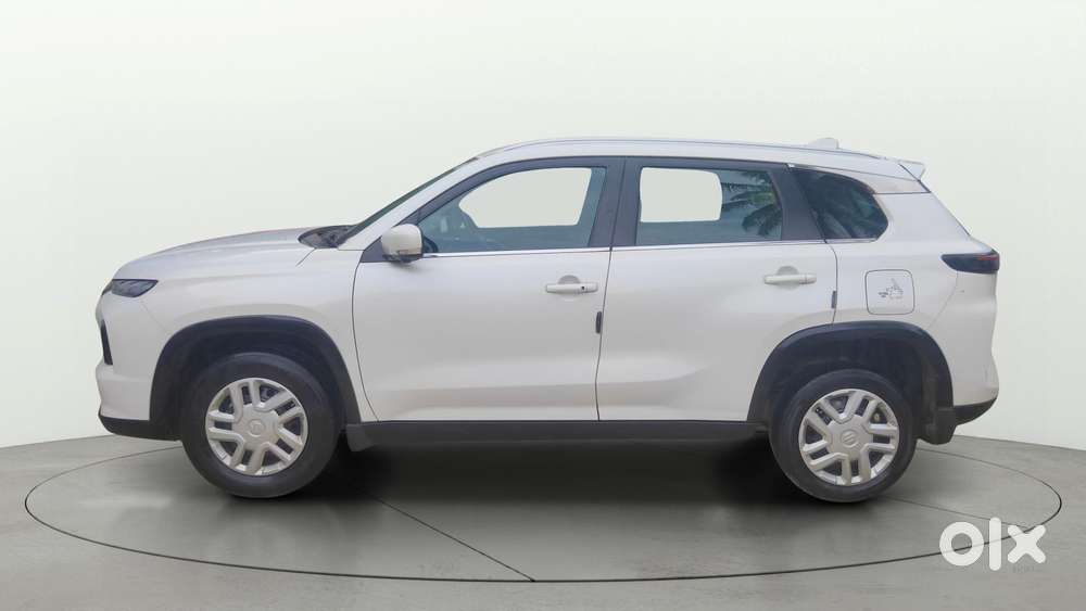 Maruti Suzuki Grand Vitara 1.5 Alpha Plus Intelligent Hybrid Ecvt, 2..