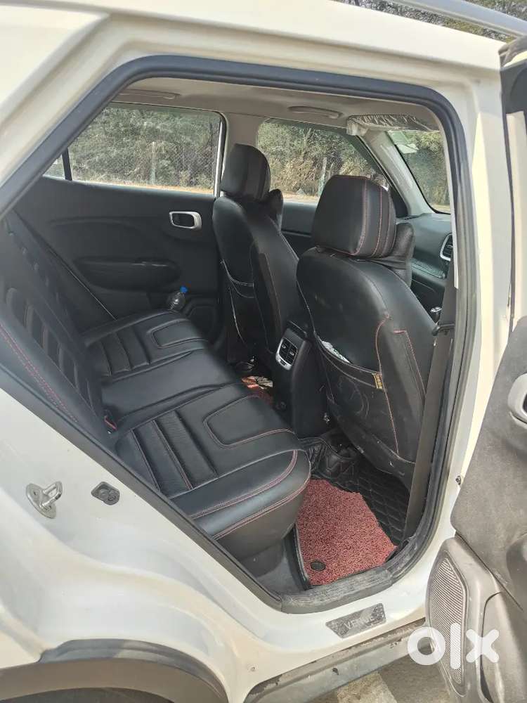 Hyundai Venue 2021 Diesel Well Maintained