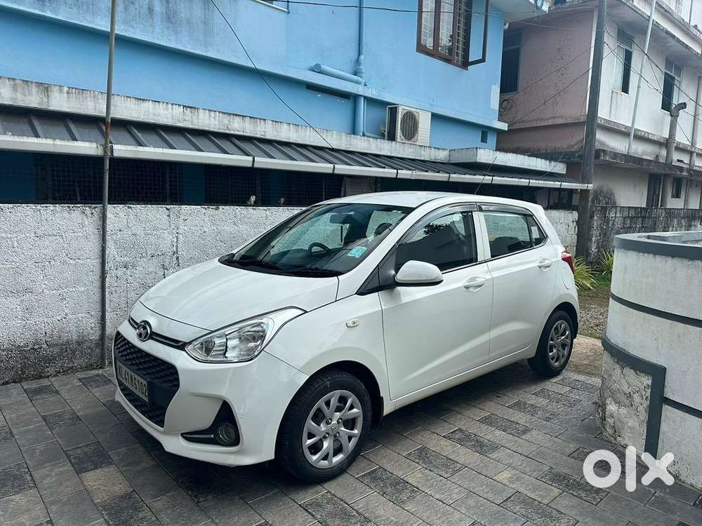 Hyundai Grand I10 2017 Petrol 14000 Km Driven