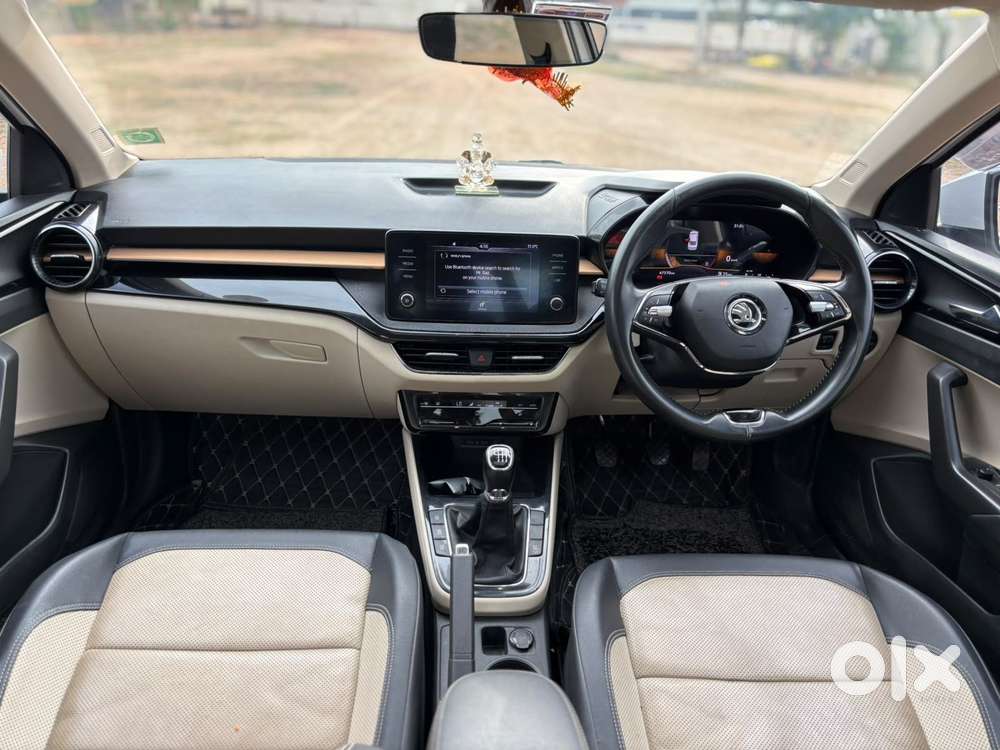 Skoda Slavia Style 1.0l Tsi Mt, 2023, Petrol