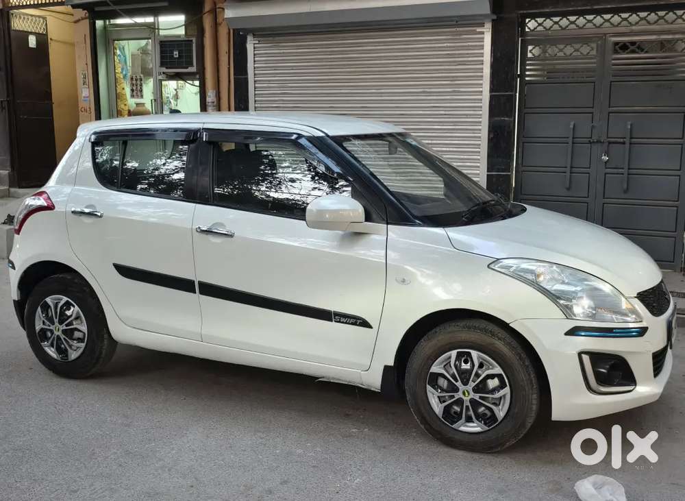 Maruti Suzuki Swift 1.2 Lxi Optional 2017