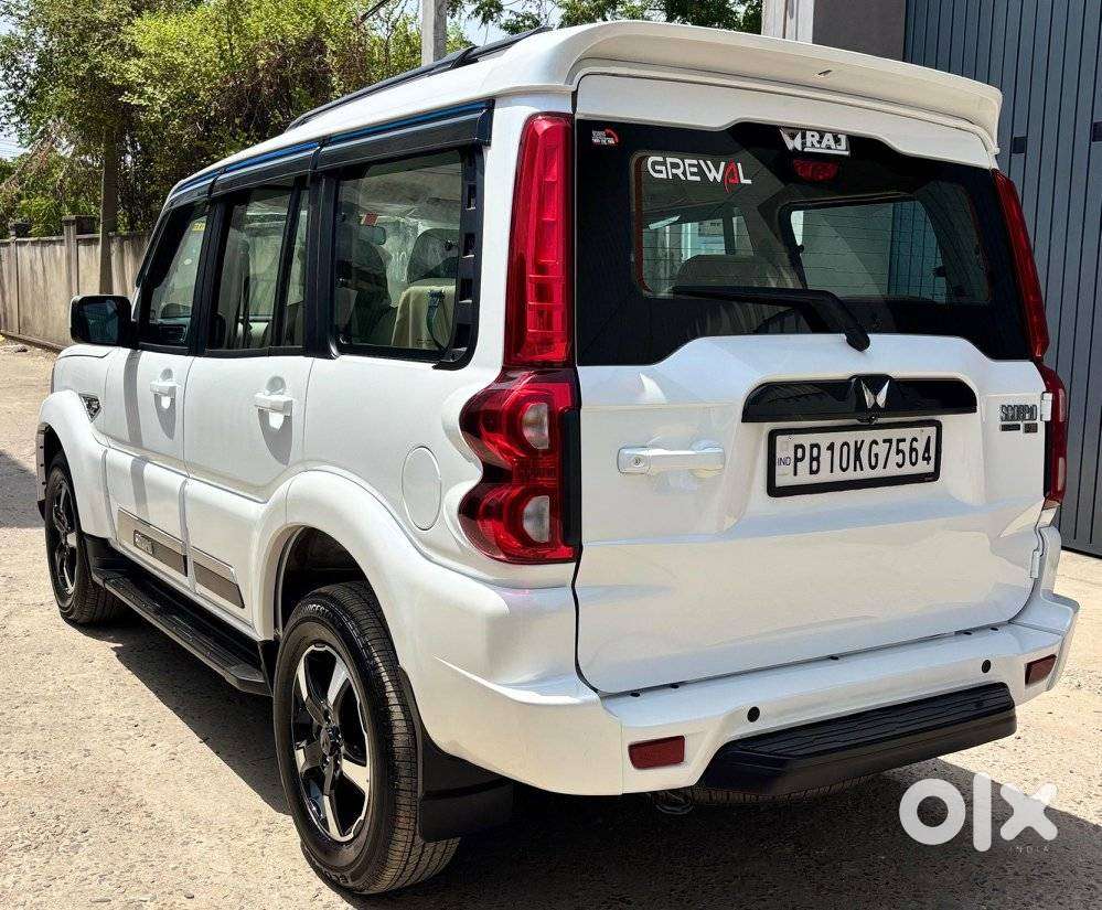Mahindra Scorpio Classic, 2025, Diesel