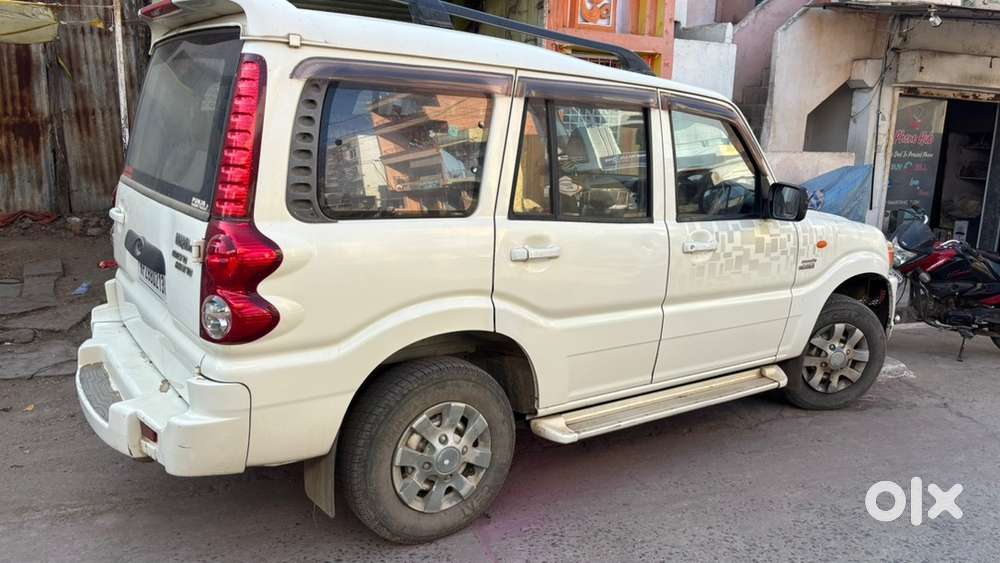Mahindra Scorpio 2013 Diesel Well Maintained