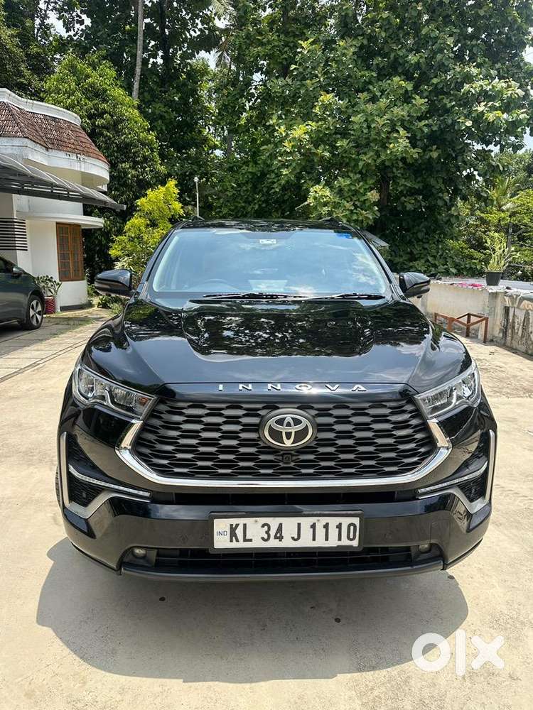 Toyota Innova Hycross 2024 Petrol Well Maintained