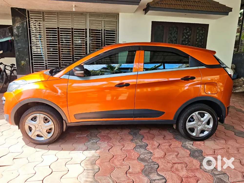 Tata Nexon 2019 Petrol Manual, Service History Avilable