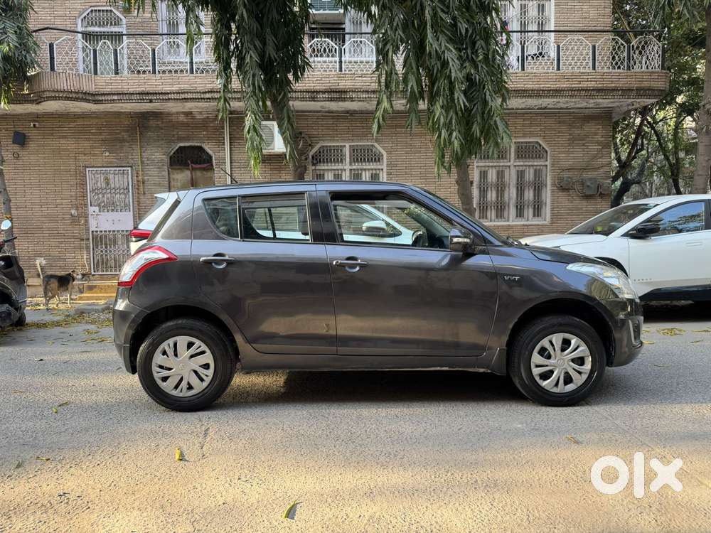 Maruti Suzuki Swift Vxi Abs Bsiv, 2015, Petrol