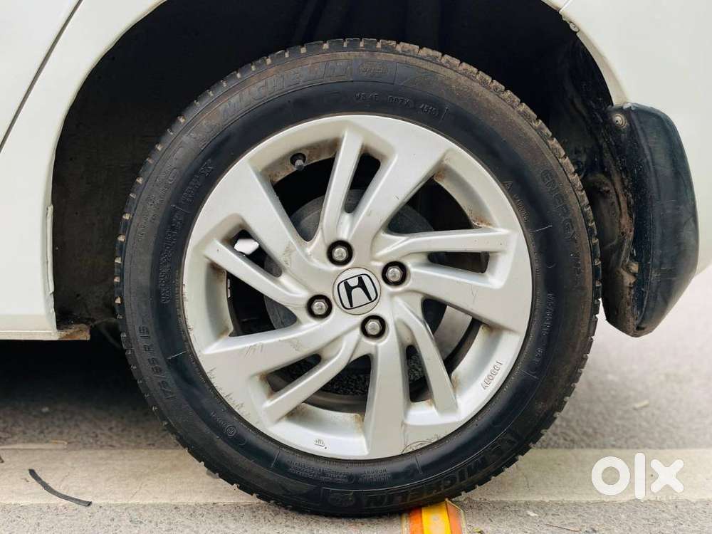 Honda Jazz V Mt Privilege, 2017, Petrol