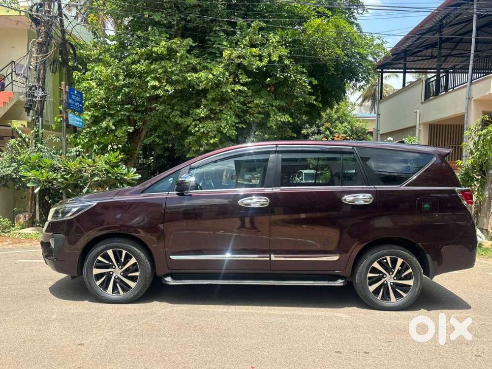 Toyota Innova Crysta 2.8z Automatic, 2022, Diesel