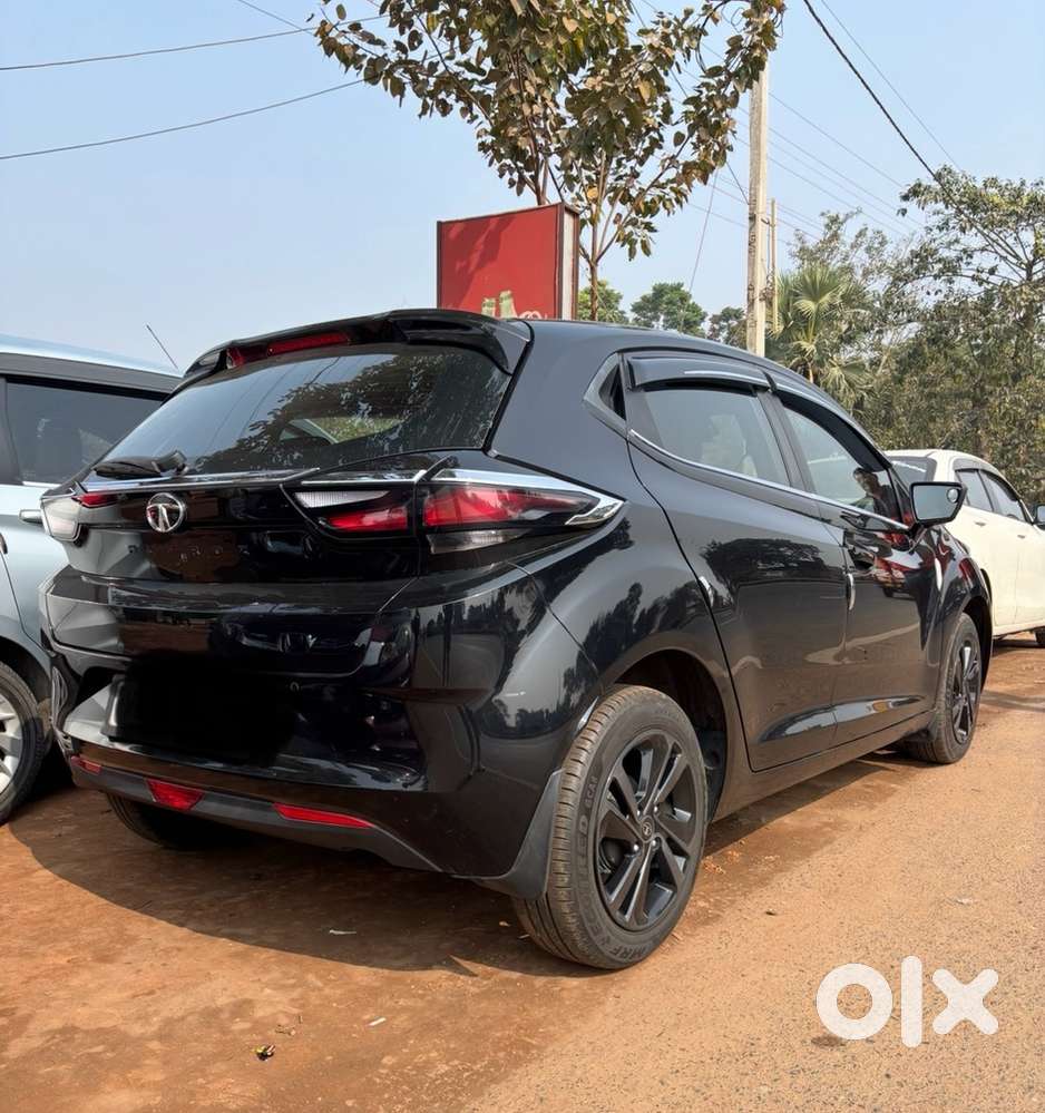Tata Altroz 2023 Petrol 11800 Km Driven - Showroom Condition!