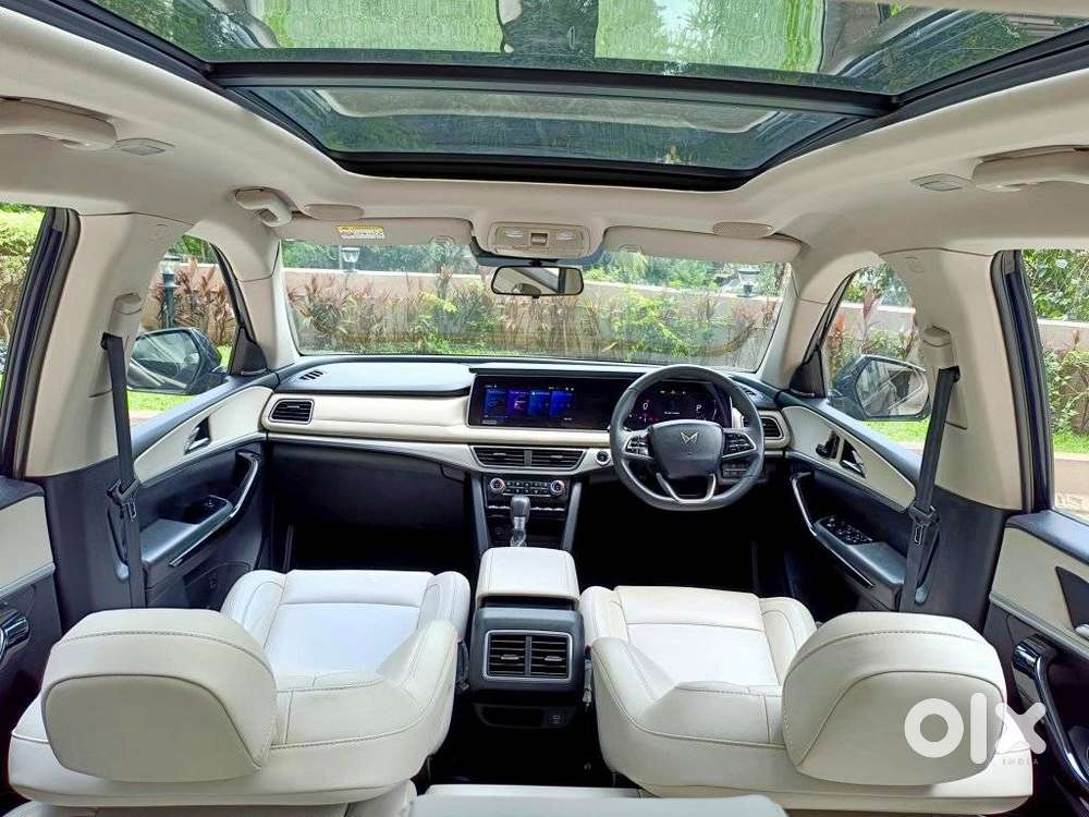 Mahindra Xuv700 2.2 Ax 7 Diesel At Str, 2023, Diesel