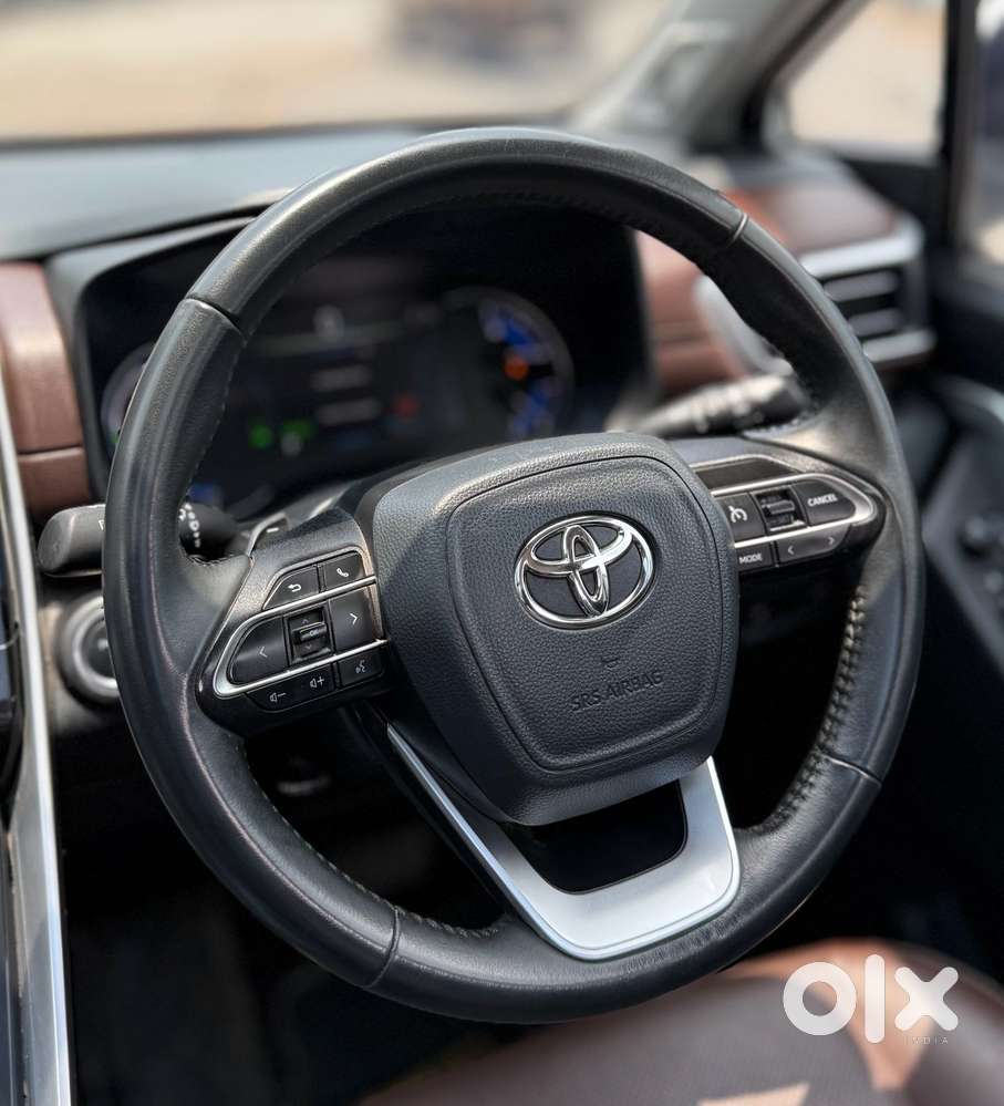 Toyota Innova Hycross 2.0 Zx Hybrid 7 Str, 2023, Petrol