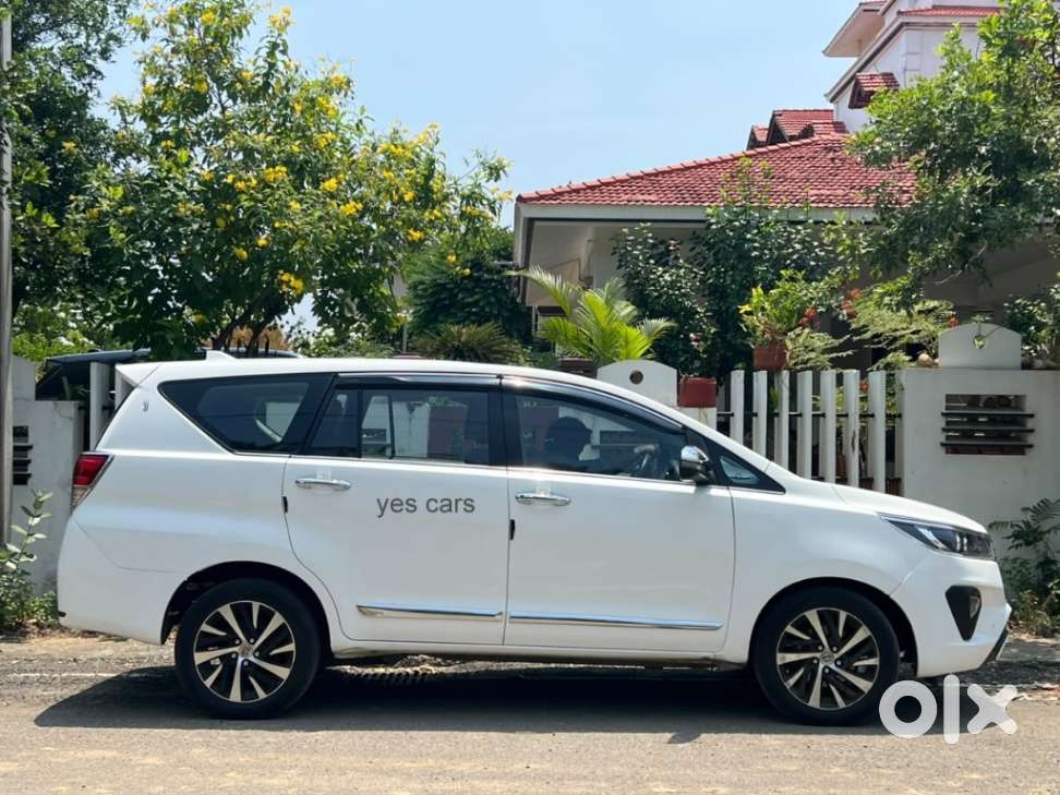 Toyota Innova Crysta 2.8 Z, 2022, Petrol