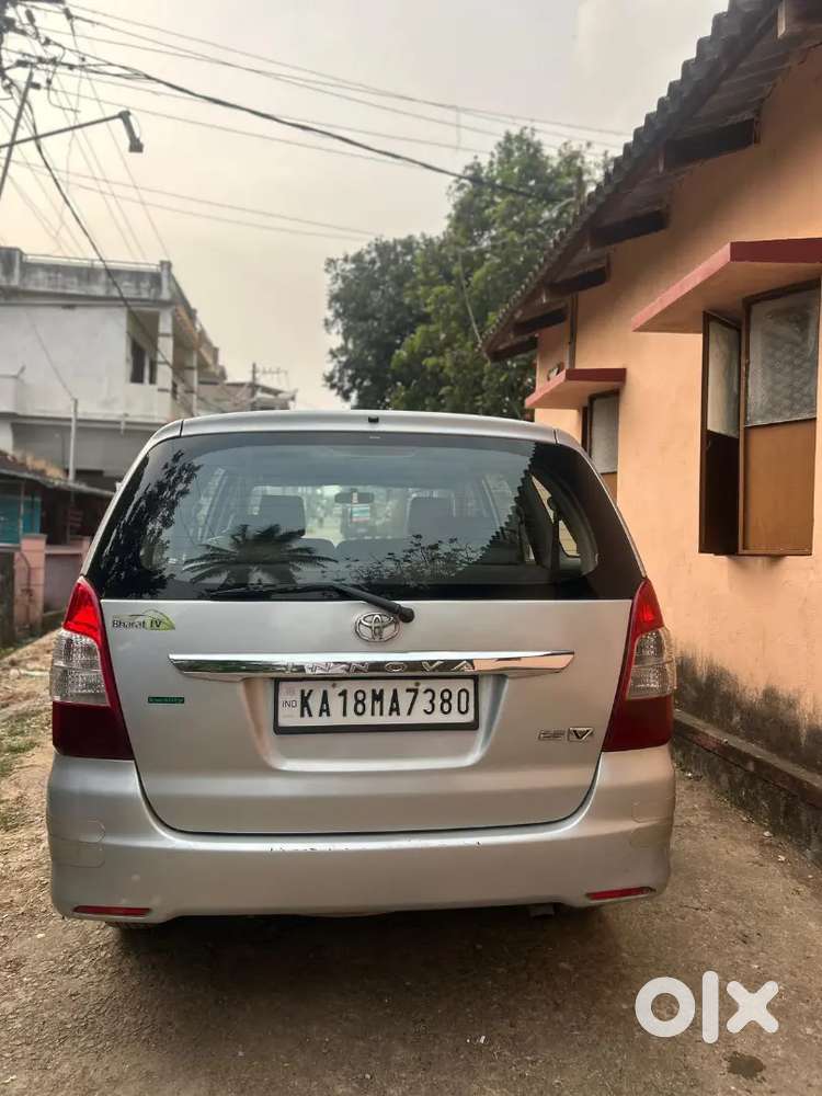 Toyota Innova Diesel 2012 8 Str