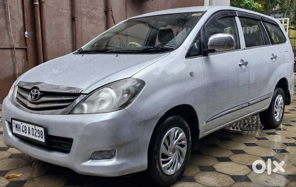2011 Toyota Innova 2.5g 8str Diesel Manual