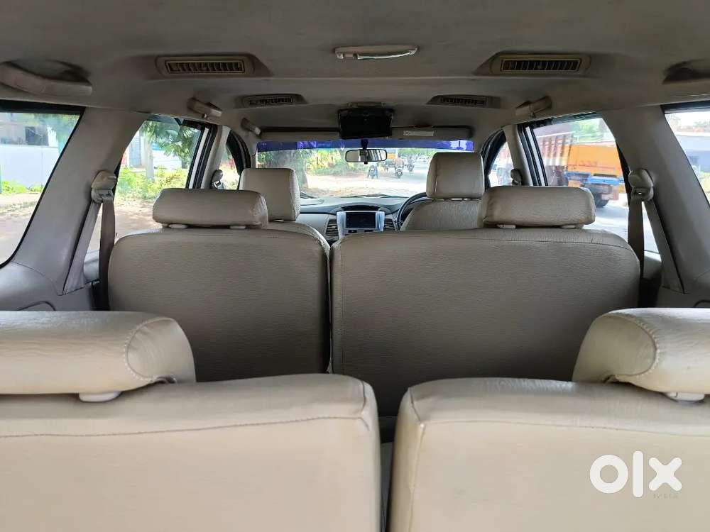 Toyota Innova 2.5 V 2013