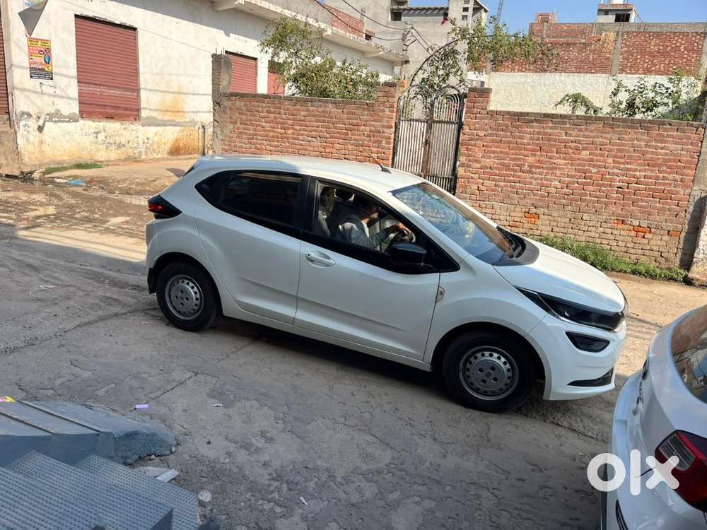 Tata Altroz 2021 Petrol 17000 Km Driven