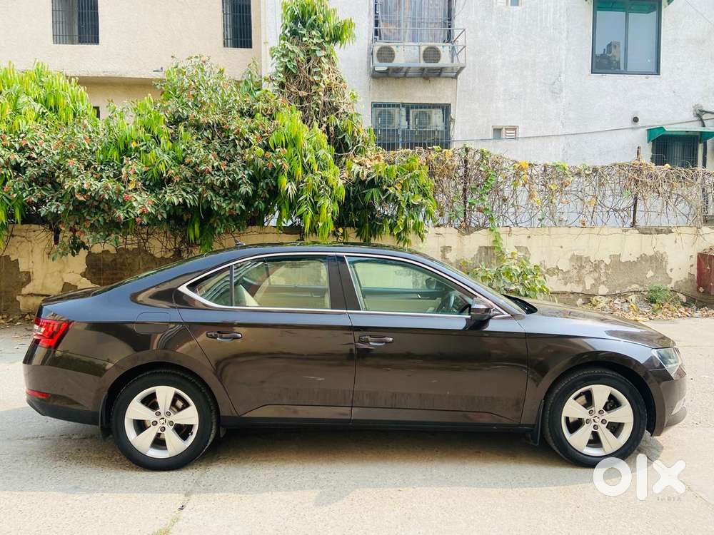 Skoda Superb Style 1.8 Tsi Mt, 2018, Petrol