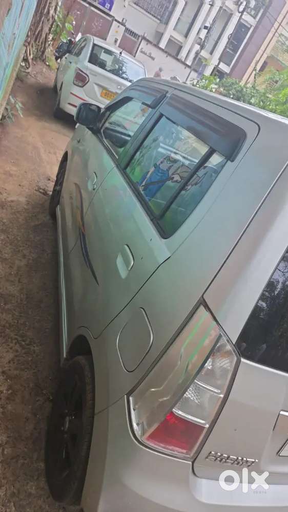 Maruti Suzuki Wagon R Stingray 2015 Petrol Well Maintained