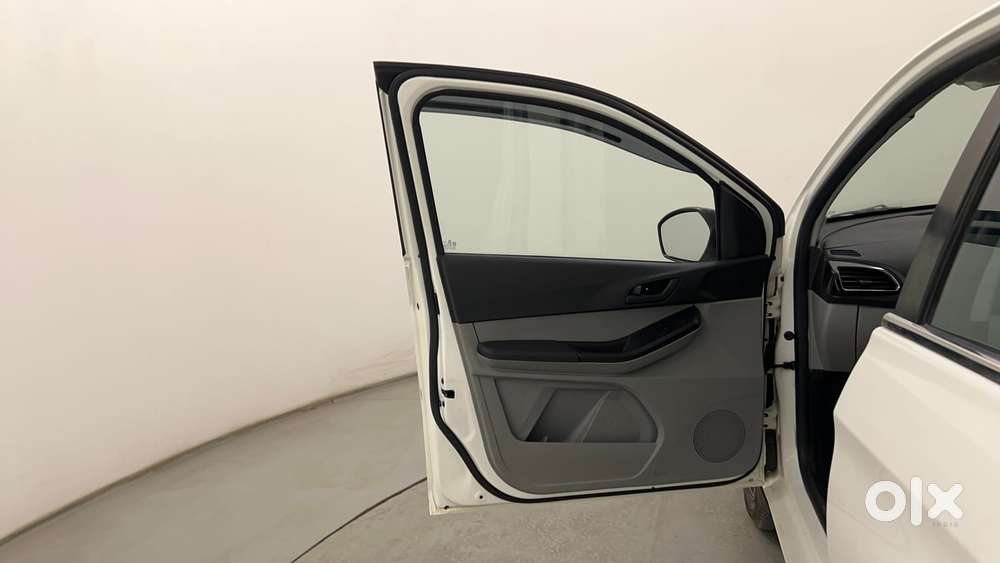 Tata Tiago 1.2 Revotron Xt Cng, 2023, Cng & Hybrids