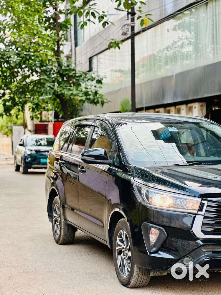 Toyota Innova Crysta 2.4 G Mt, 2023, Diesel