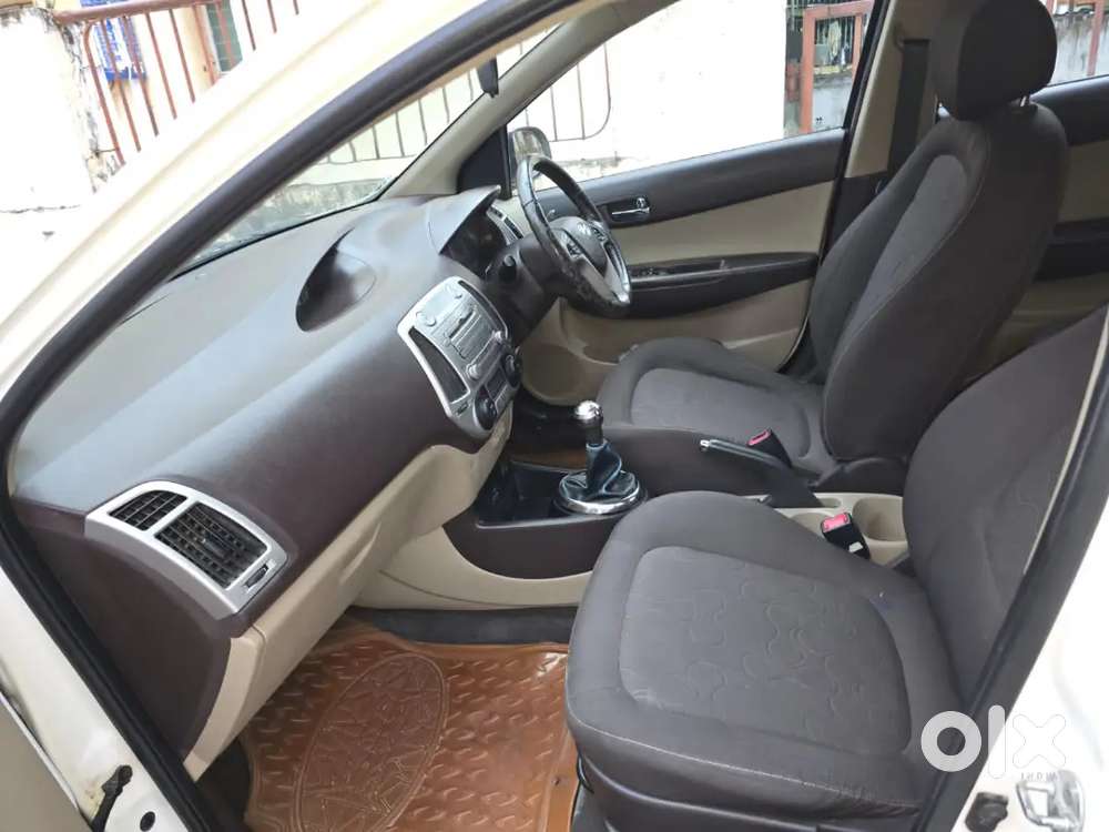 Hyundai I20 Sportz, Vip Gold Number,