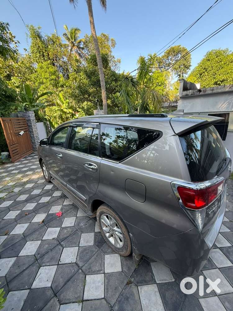 Toyota Innova Crysta 2017