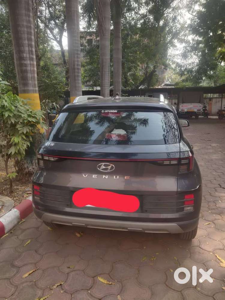 Hyundai Venue Mt S(o) 2023 Variant