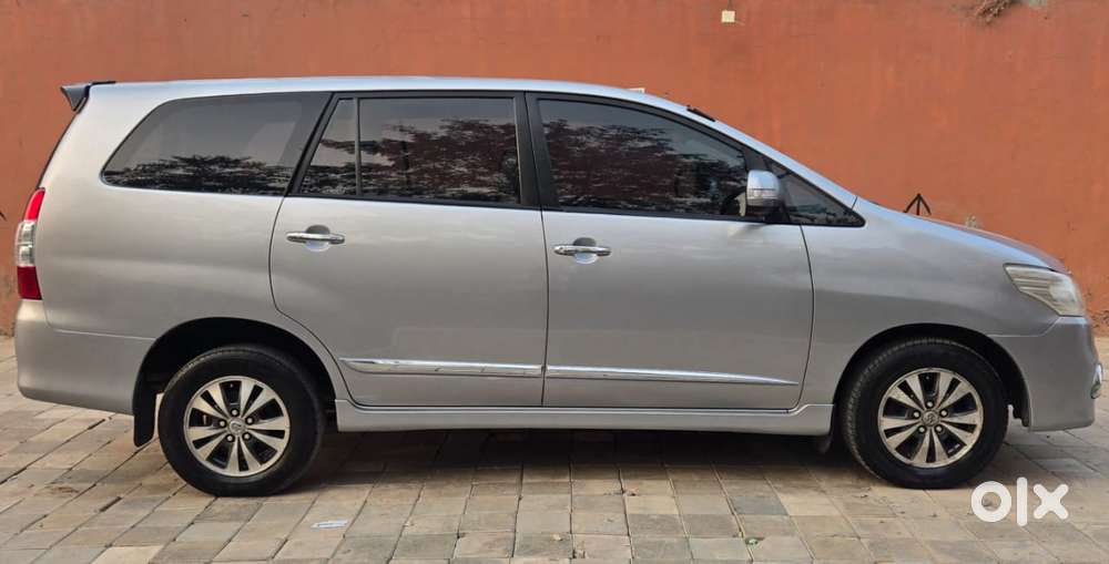 Toyota Innova 2.5 V 8 Str, 2015, Diesel