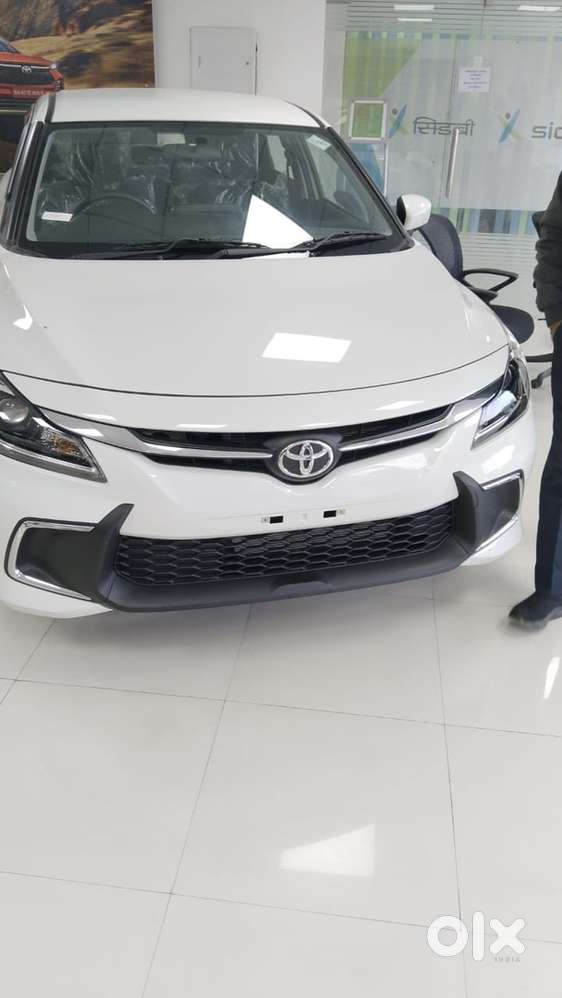 Toyota Glanza Hybrid 2025