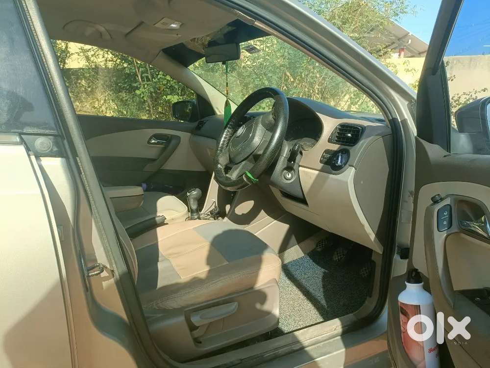 Skoda Rapid Elegance 2012