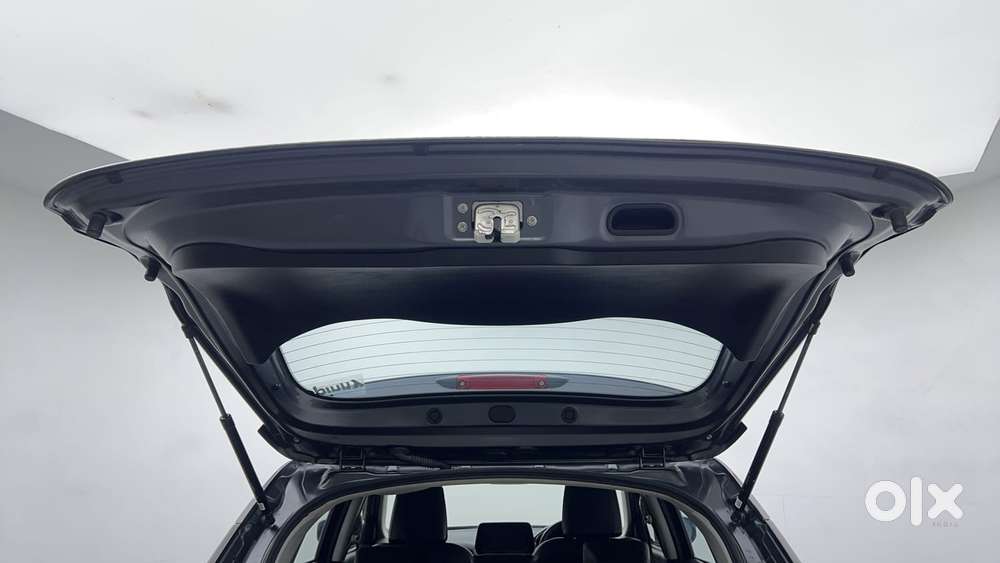 Maruti Suzuki Grand Vitara 1.5 Delta Smart Hybrid At, 2023, Petrol