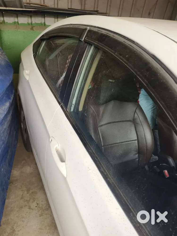 Hyundai Verna Diesel Mt 2012