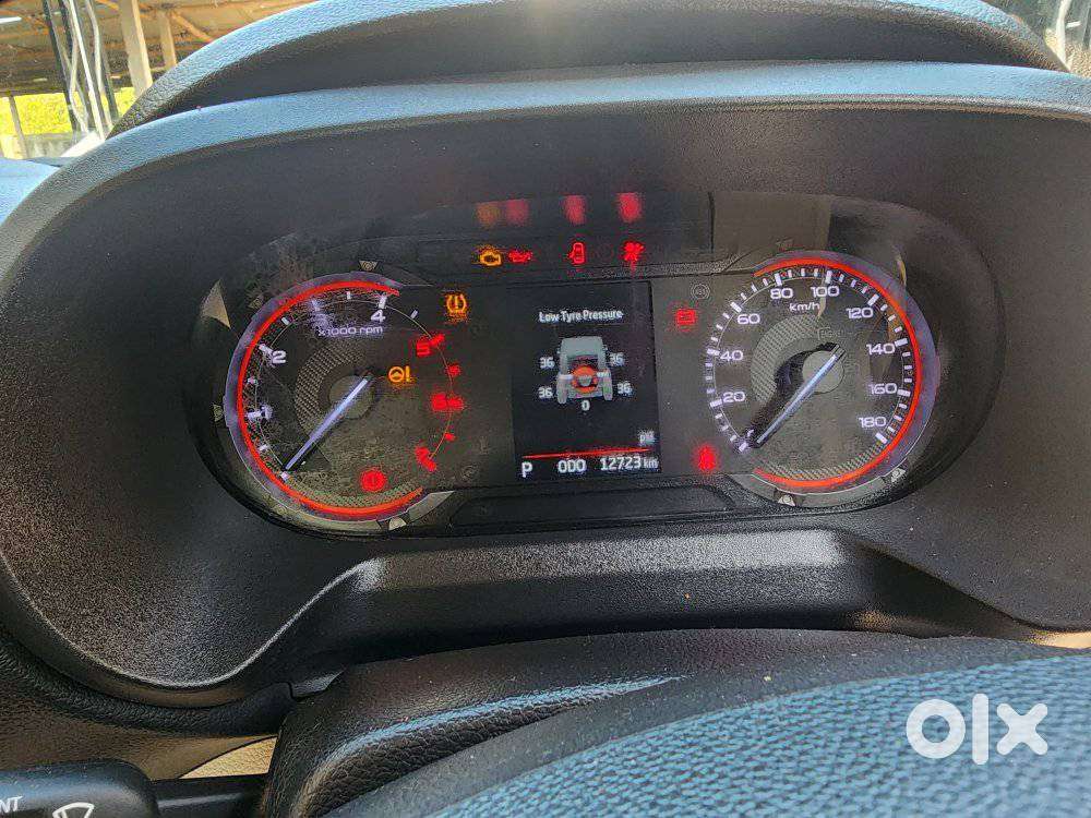 Mahindra Thar Roxx Mx5 Rwd Diesel At, 2025, Diesel