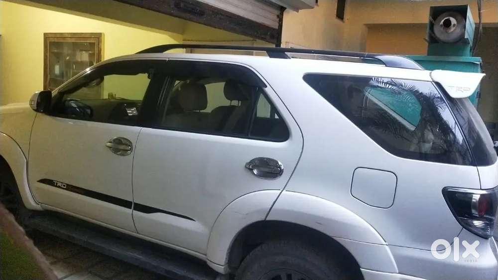 Doctor's Toyota Fortuner Legender 2015