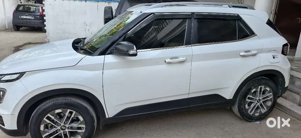 Hyundai Venue 2023 Diesel Well Maintained