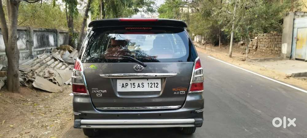 Toyota Innova 2010
