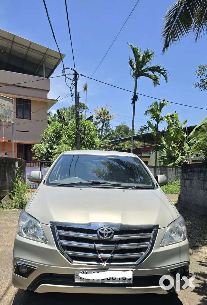 Toyota Innova 2.5 V 2012
