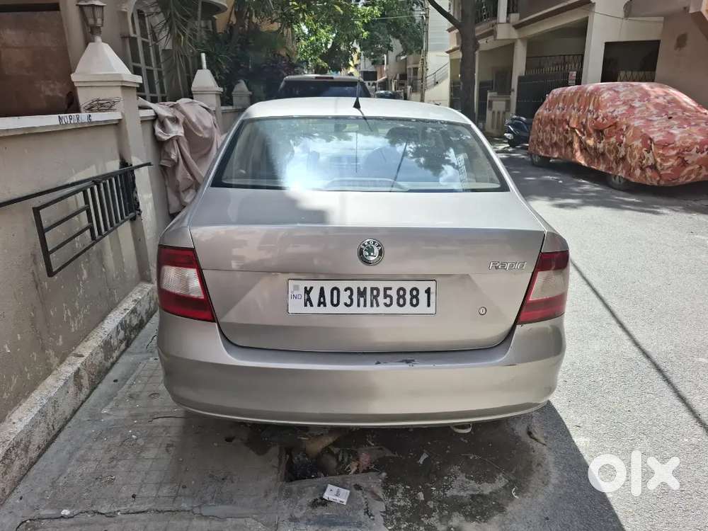 Skoda Rapid 1.6 Ambition 2013