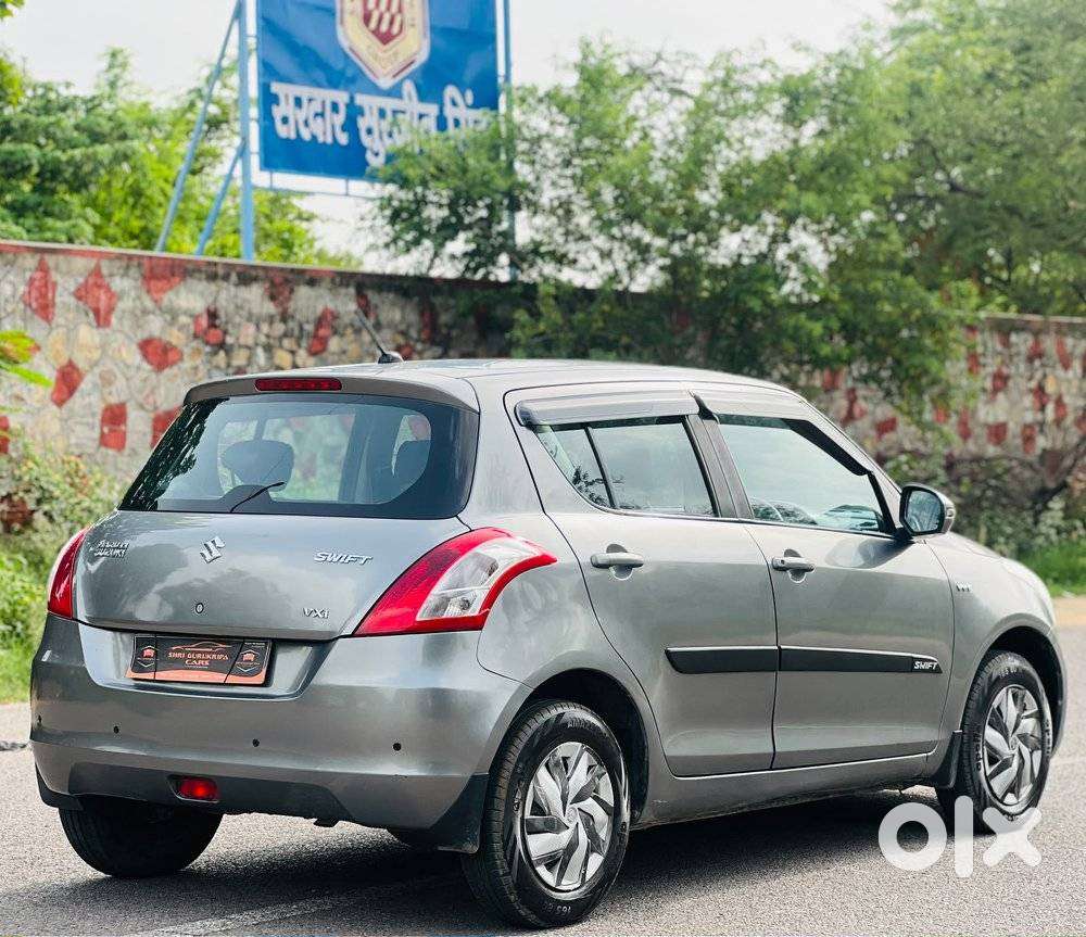 Maruti Suzuki Swift Vxi + Manual, 2017, Petrol