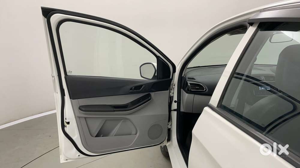 Tata Tiago 1.2 Revotron Xt Option, 2022, Petrol