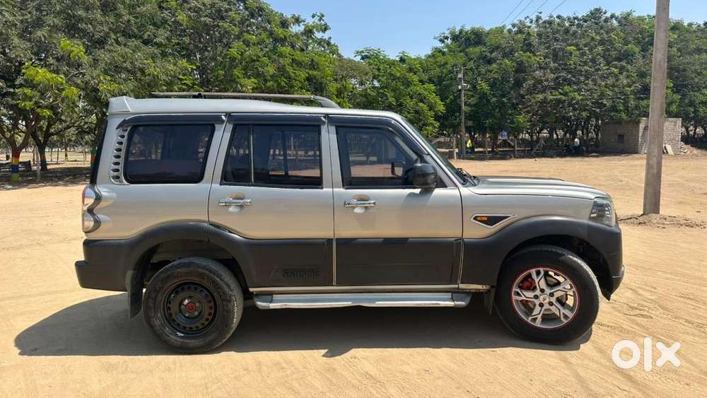 Mahindra Scorpio 2014.  2015 Registration