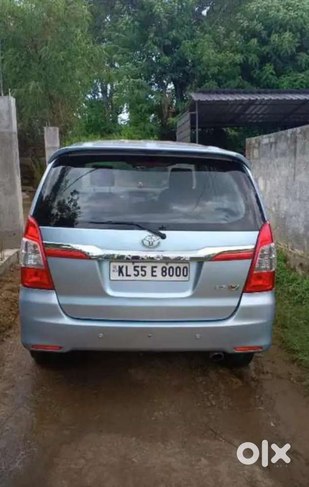 Toyota Innova 2010