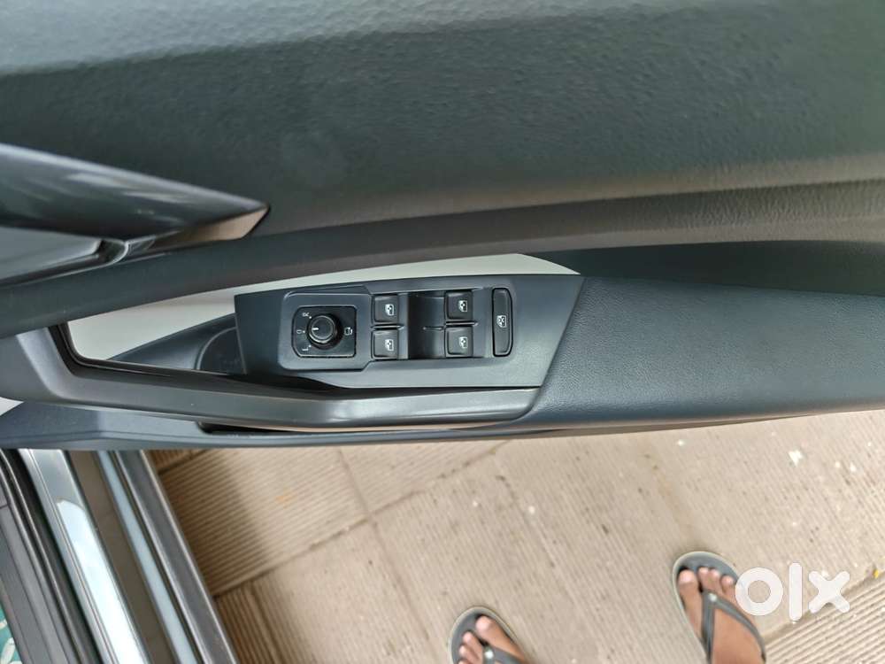 Volkswagen Taigun 1.0 Tsi Topline At, 2023, Petrol