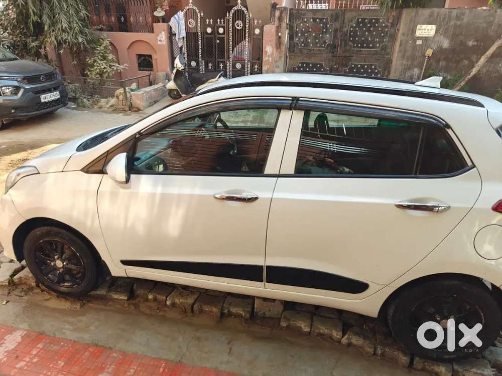 Hyundai Grand I10 Sportz 1.2 Petrol + Cng (oct 2017) - Well Maintained